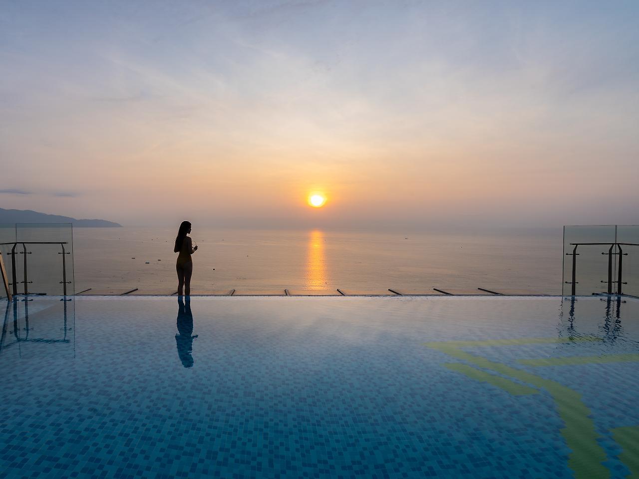 Maximilan Danang Beach Hotel Zewnętrze zdjęcie