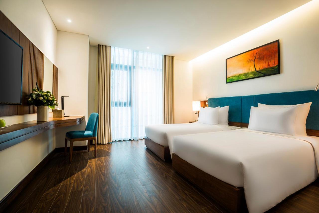 Maximilan Danang Beach Hotel Zewnętrze zdjęcie