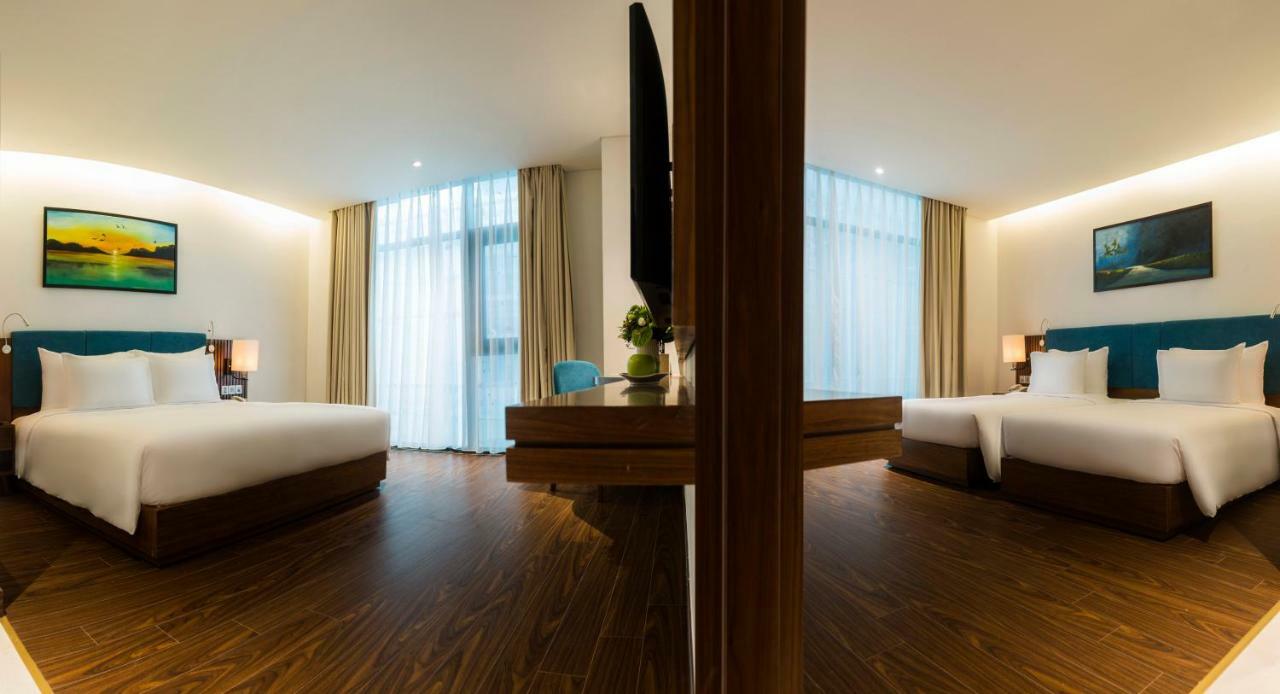 Maximilan Danang Beach Hotel Zewnętrze zdjęcie