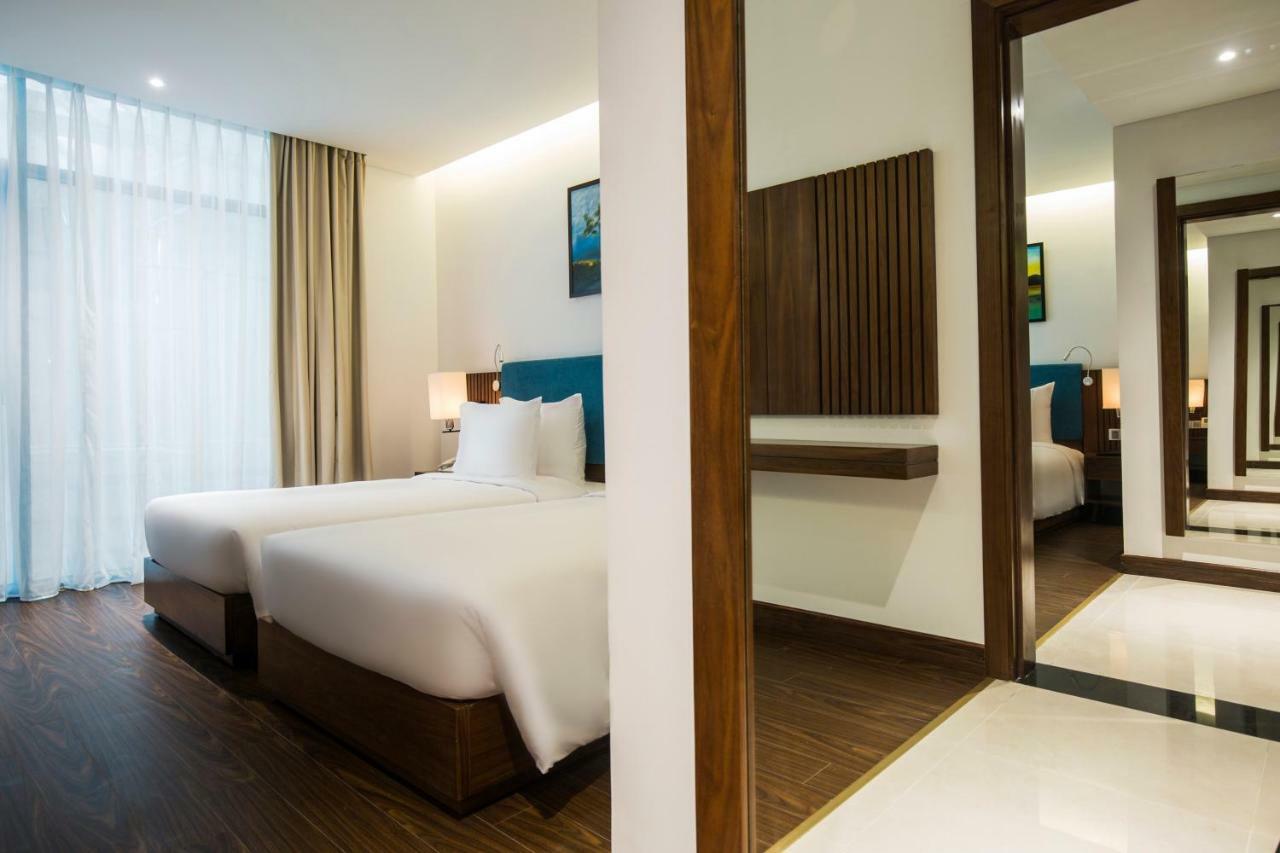 Maximilan Danang Beach Hotel Zewnętrze zdjęcie