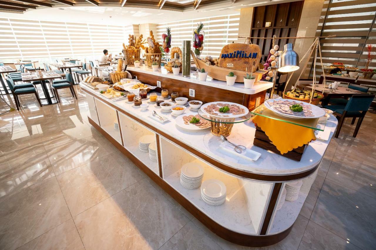 Maximilan Danang Beach Hotel Zewnętrze zdjęcie