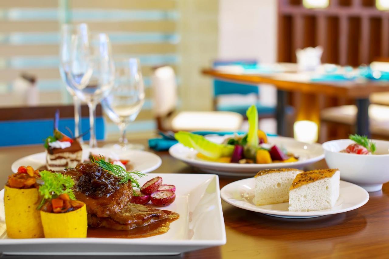 Maximilan Danang Beach Hotel Zewnętrze zdjęcie