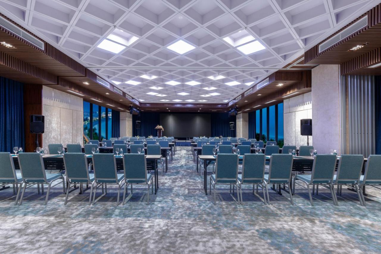Maximilan Danang Beach Hotel Zewnętrze zdjęcie